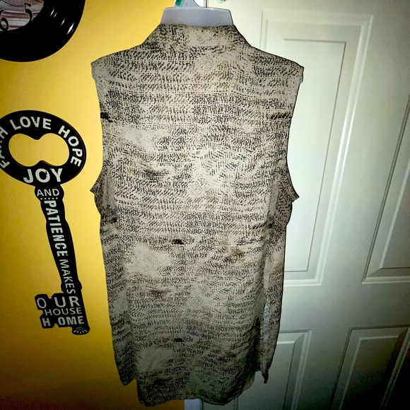 Reitman’s Gorgeous Sleeveless Shirt Dress - Picture 6 of 7